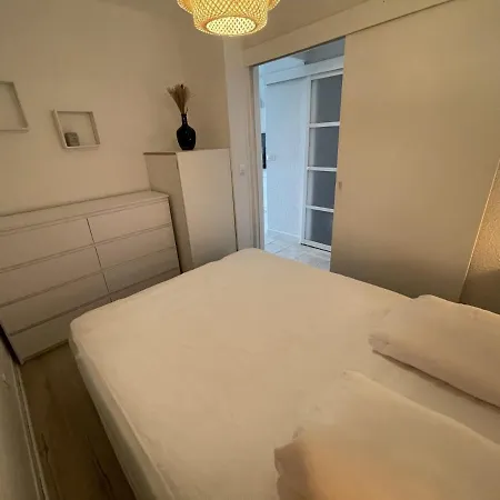 Appart Dans Avec Piscine