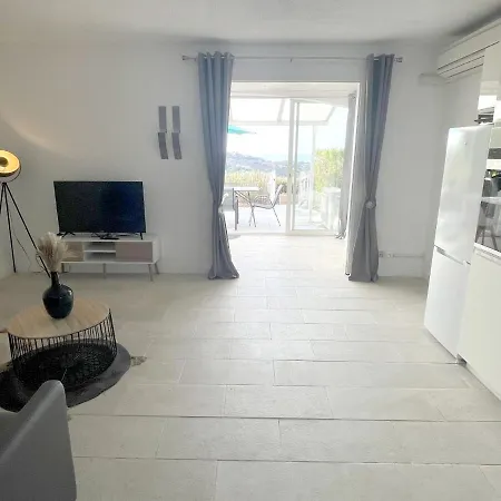 Appart Dans Avec Piscine *